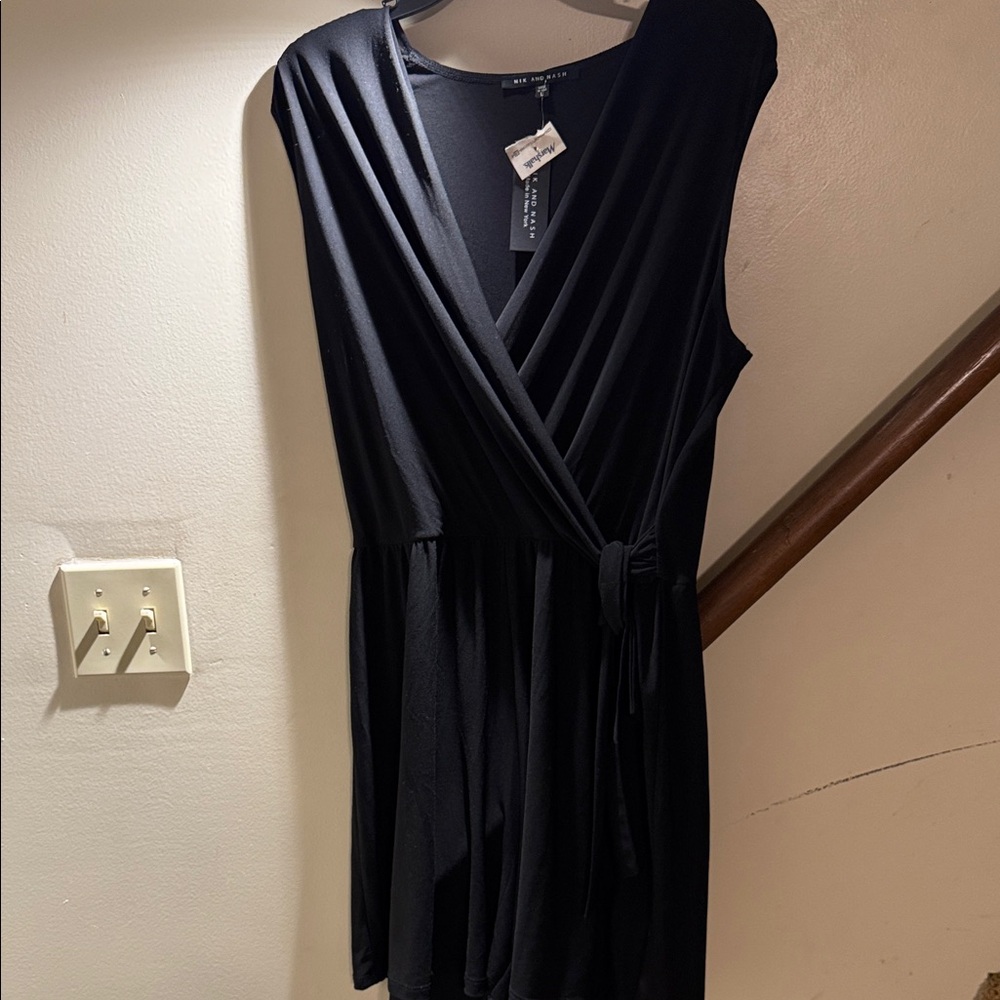 Elegant Black Sleeveless Wrap Dress